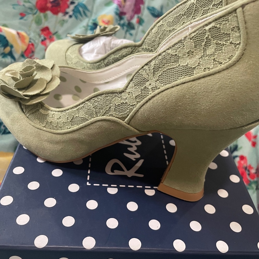 Ruby Shoo Chrissie color pistachio size 38 New